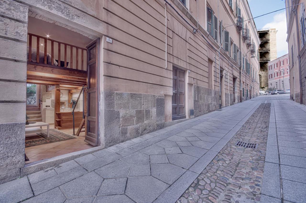 Right House - Small Garden In Old Town - Historical Castle District Cagliari Bagian luar foto