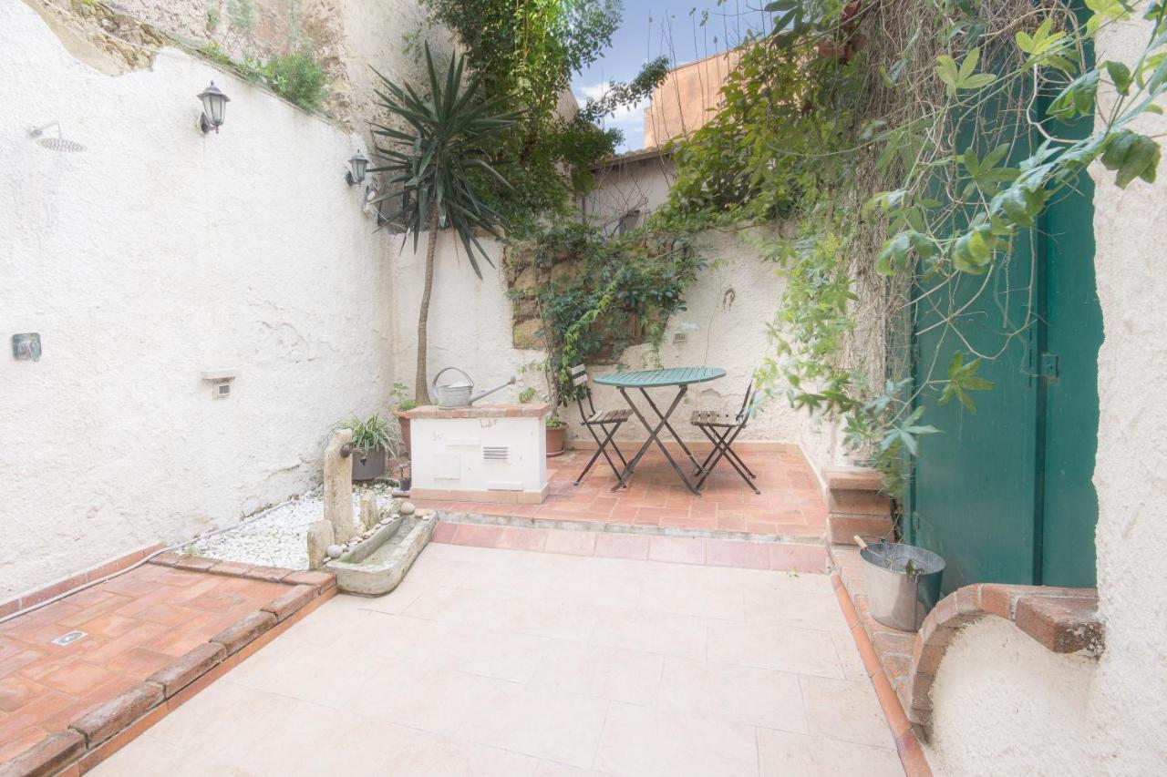 Right House - Small Garden In Old Town - Historical Castle District Cagliari Bagian luar foto